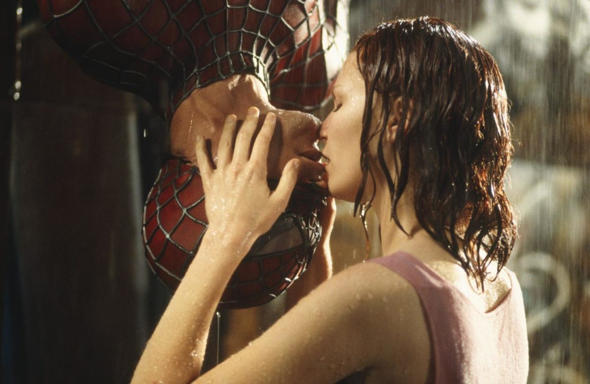 Pourquoi dans les films on s’embrasse avec passion sous la pluie alors qu’en réalité on glisse sur des plaques d’égouts ?