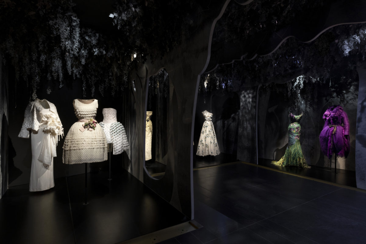 Rendez-vous à l’éblouissante Galerie Dior
